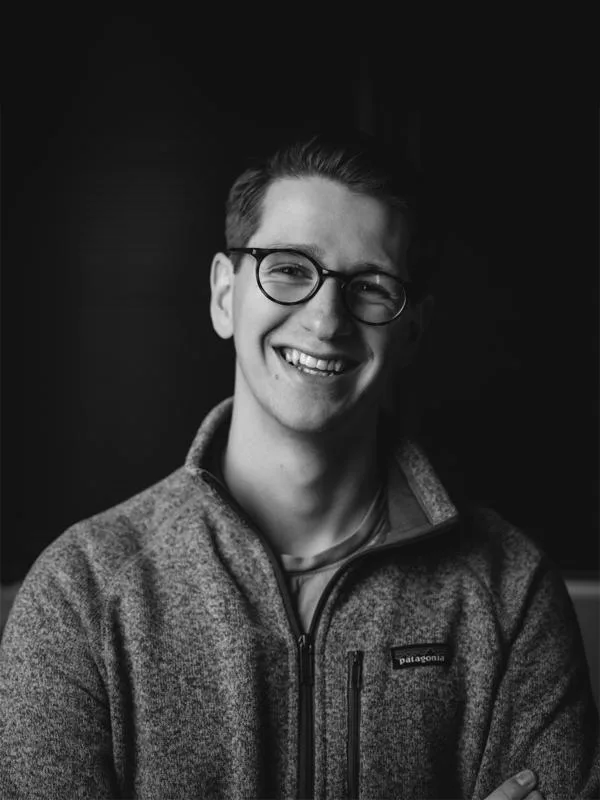 تصویر Elliot Graves
