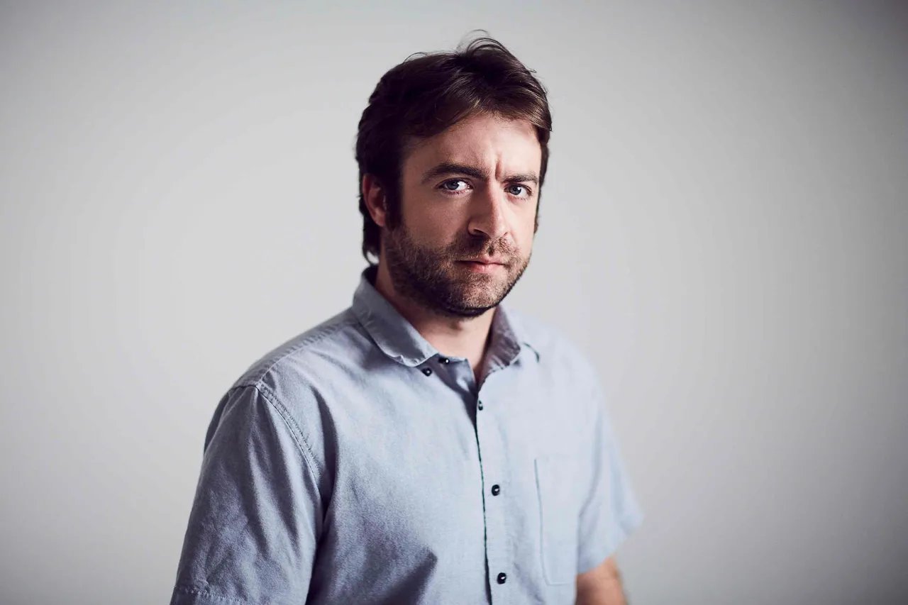 تصویر Derek Waters