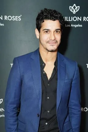 تصویر Elyes Gabel