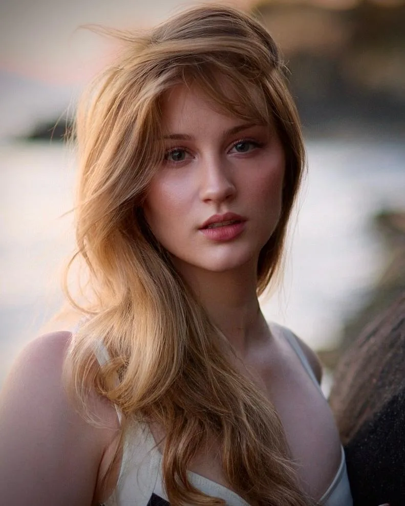 تصویر Samantha Montgomery-Swan