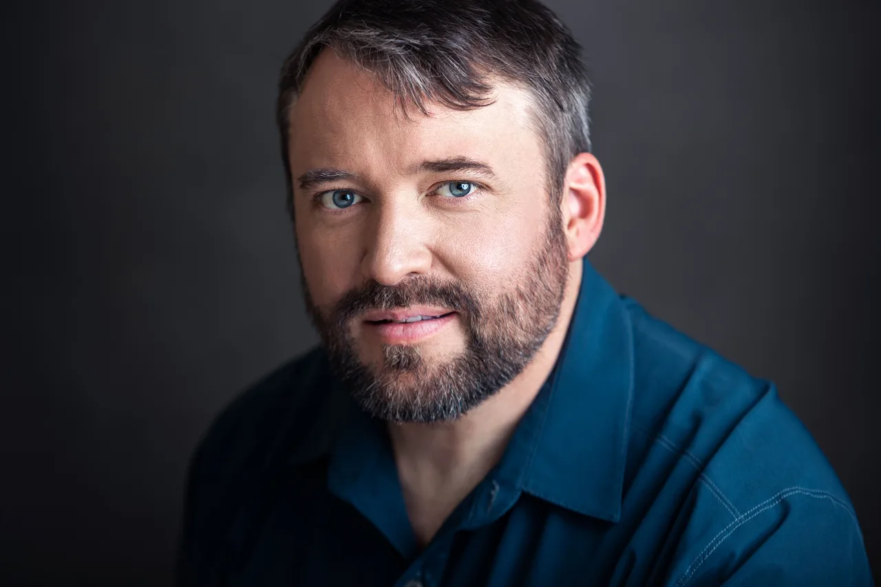 تصویر Christopher W. Jones
