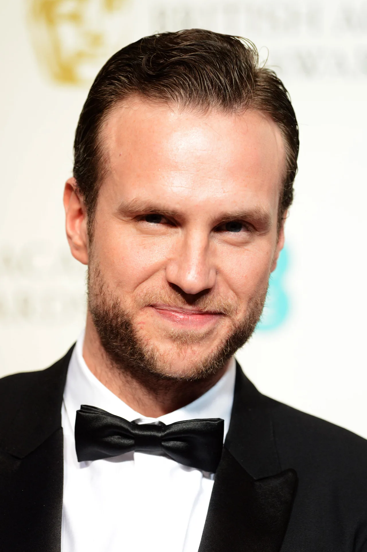 تصویر Rafe Spall