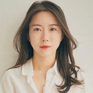 تصویر Lee Si-young