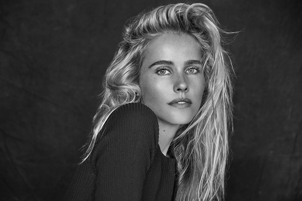 تصویر Isabel Lucas