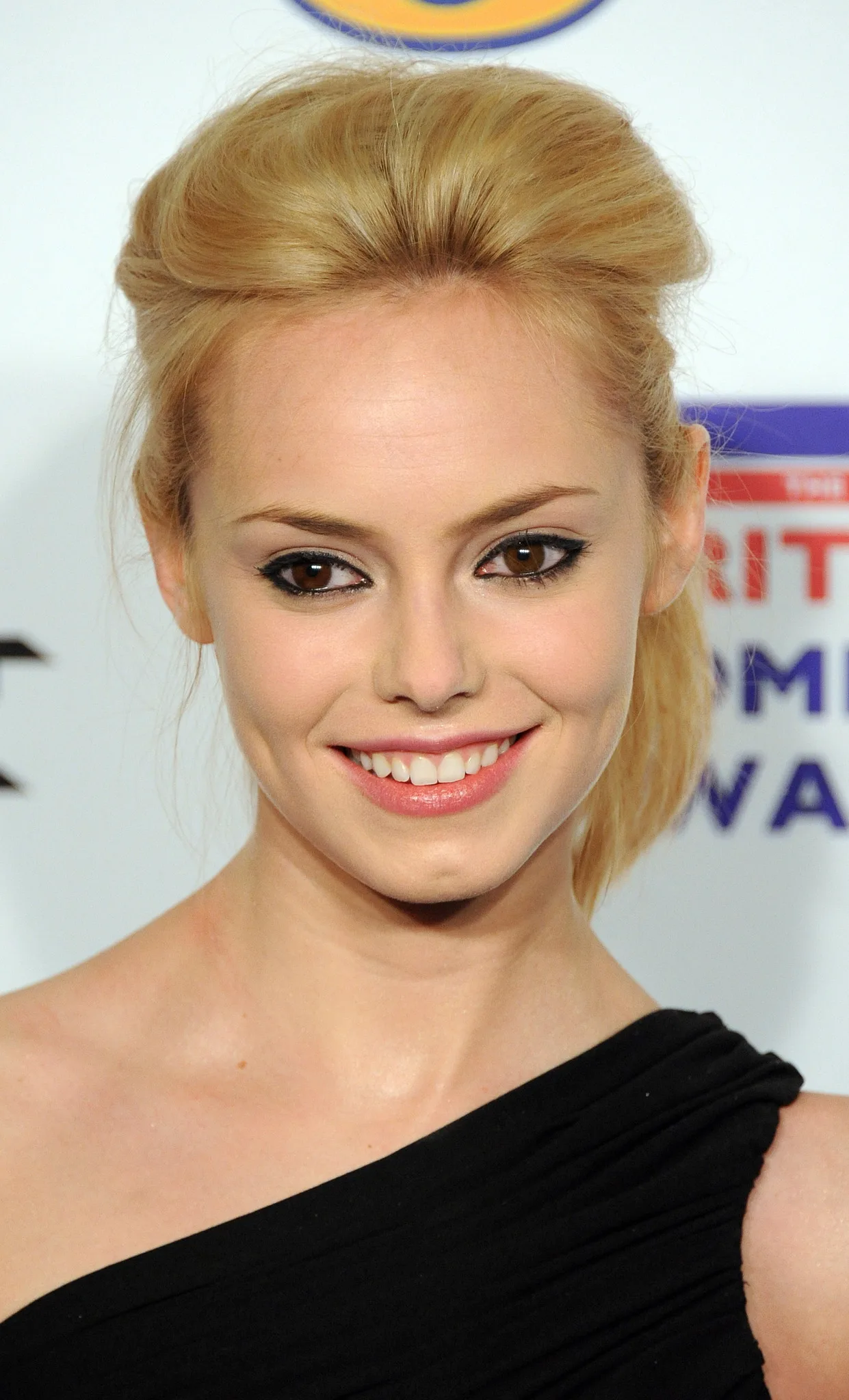 تصویر Hannah Tointon