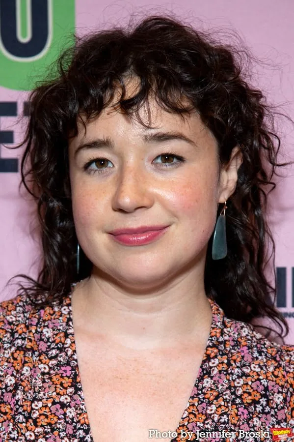 تصویر Sarah Steele