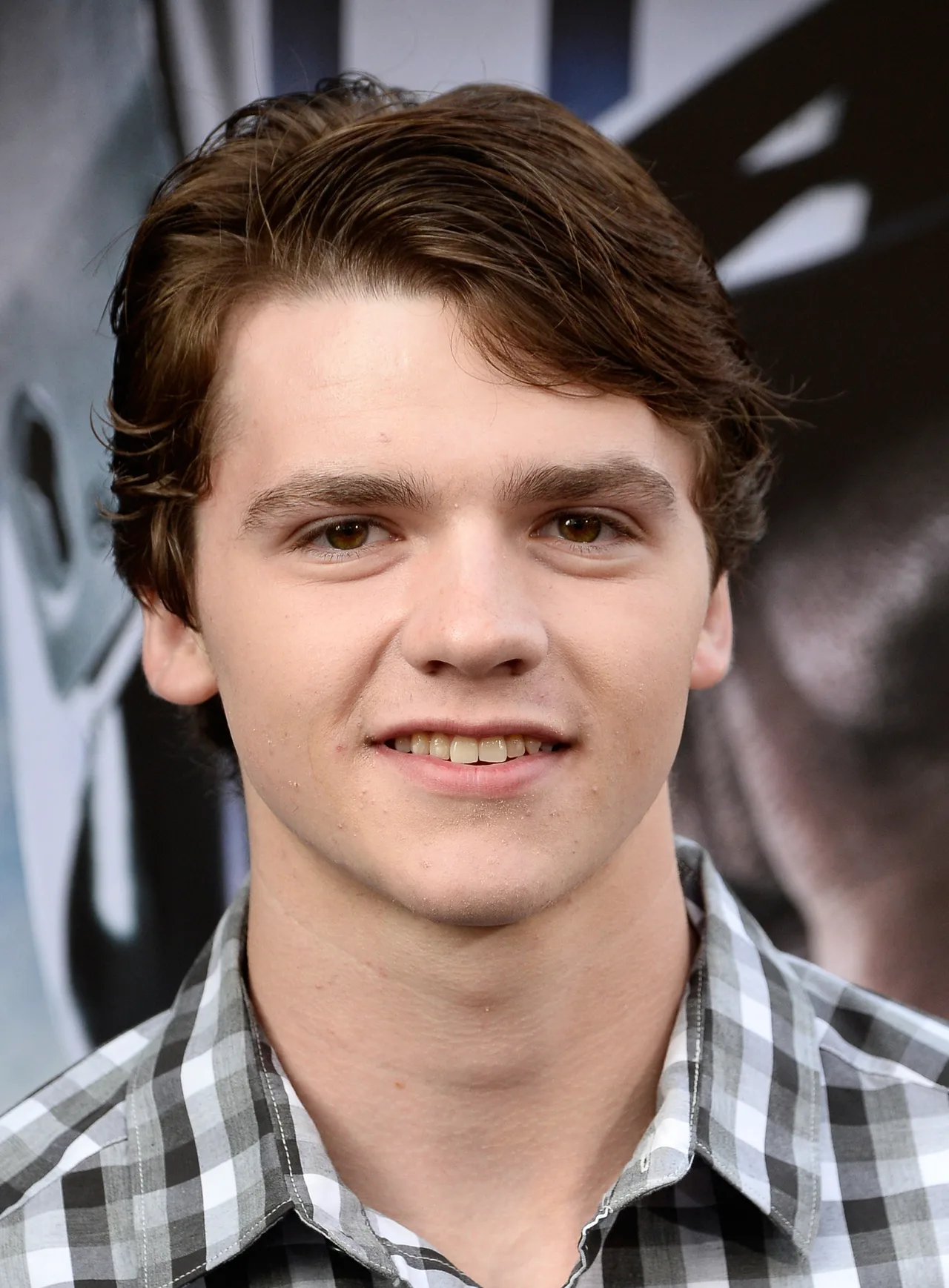 تصویر Joel Courtney