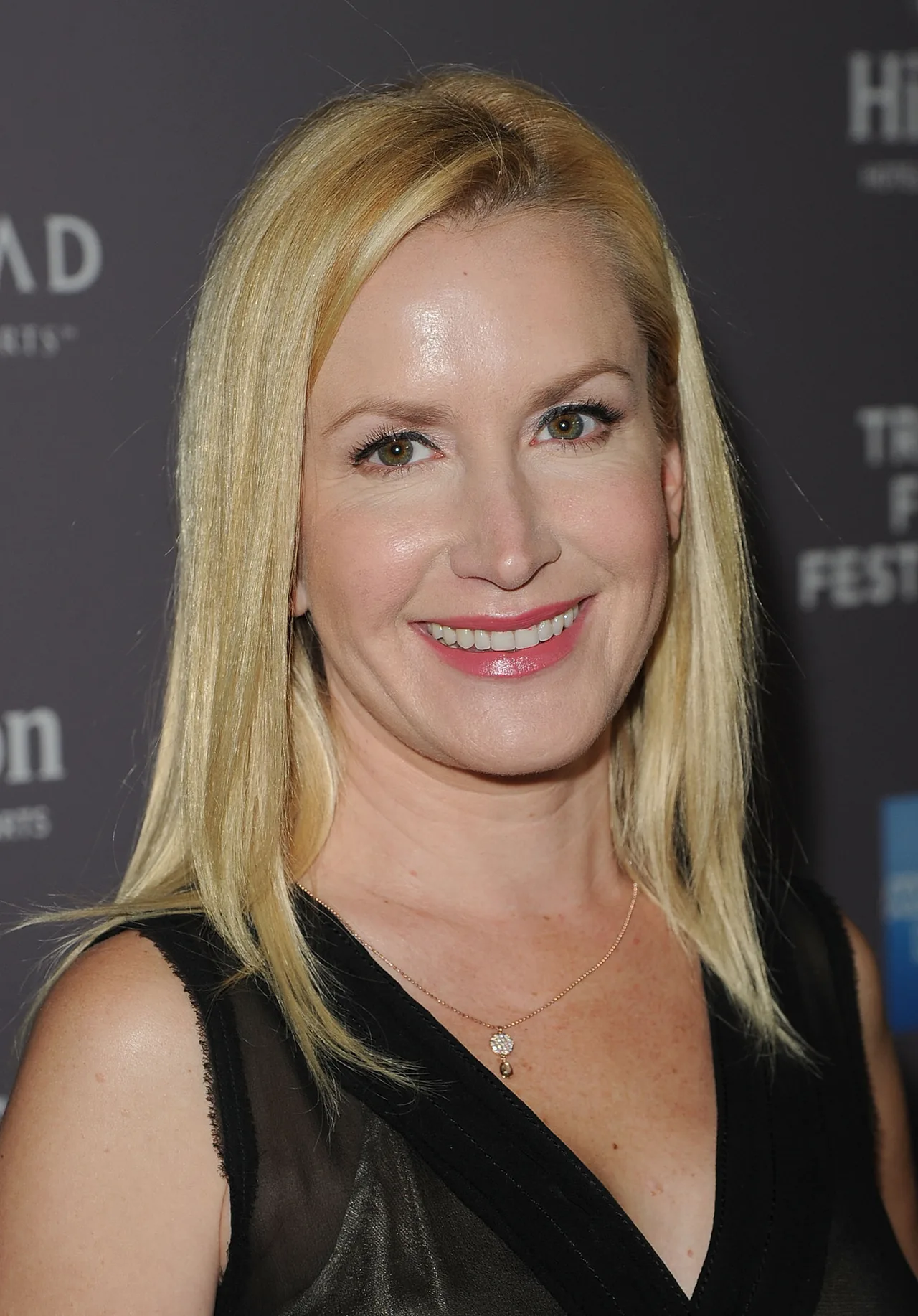 تصویر Angela Kinsey