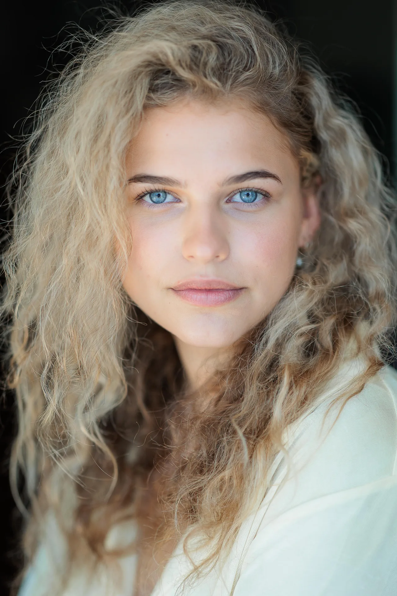 تصویر Clare Hughes