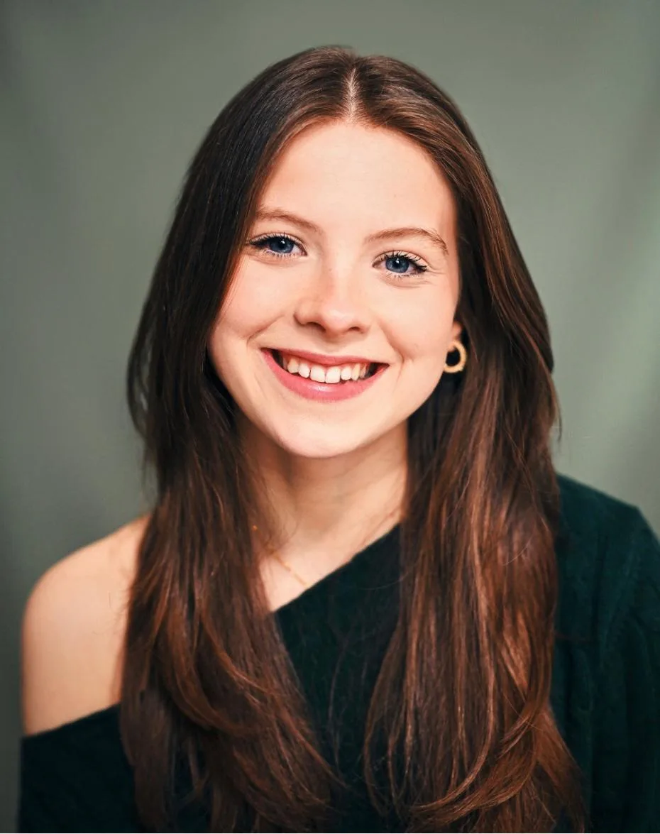 تصویر Lucy Chambers