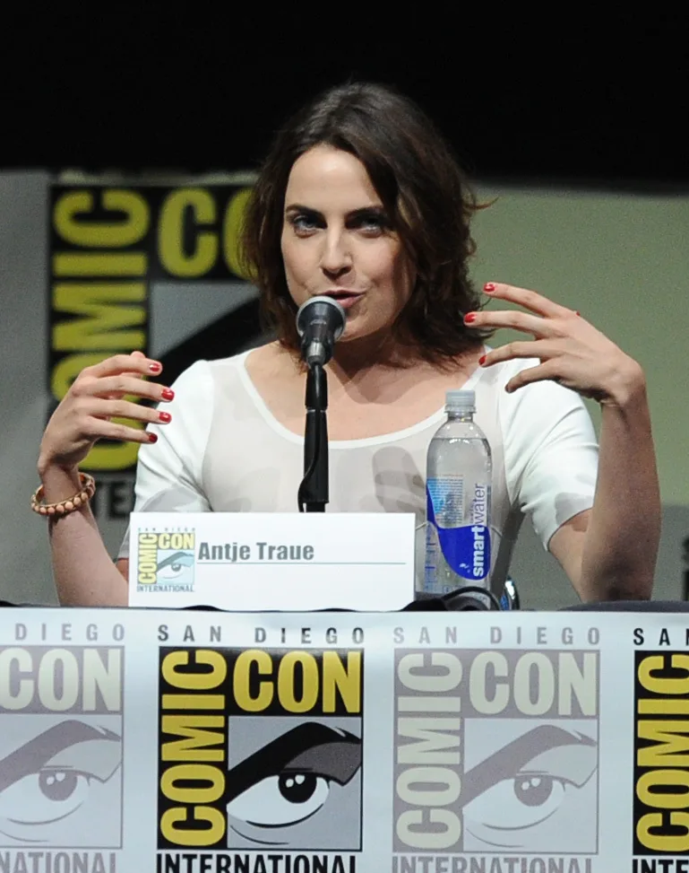 تصویر Antje Traue