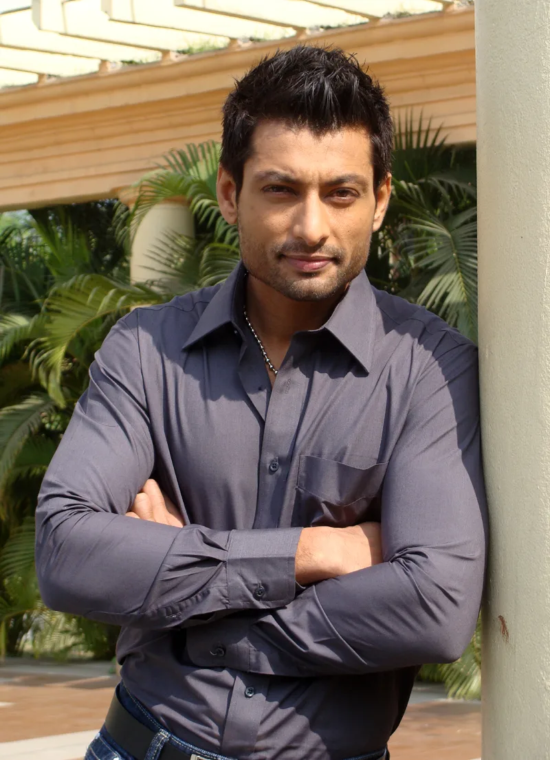 تصویر Indraneil Sengupta