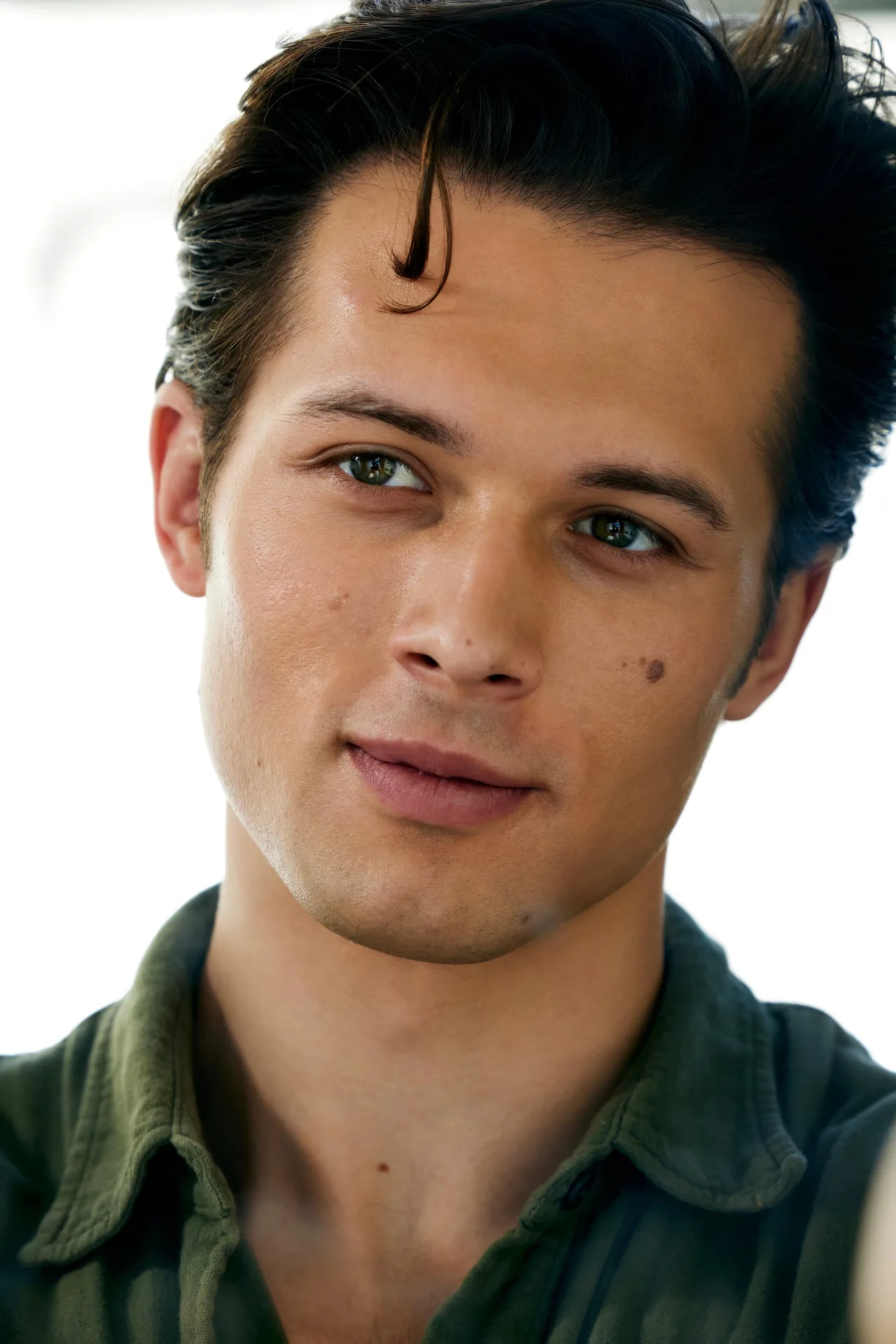 تصویر Leo Howard