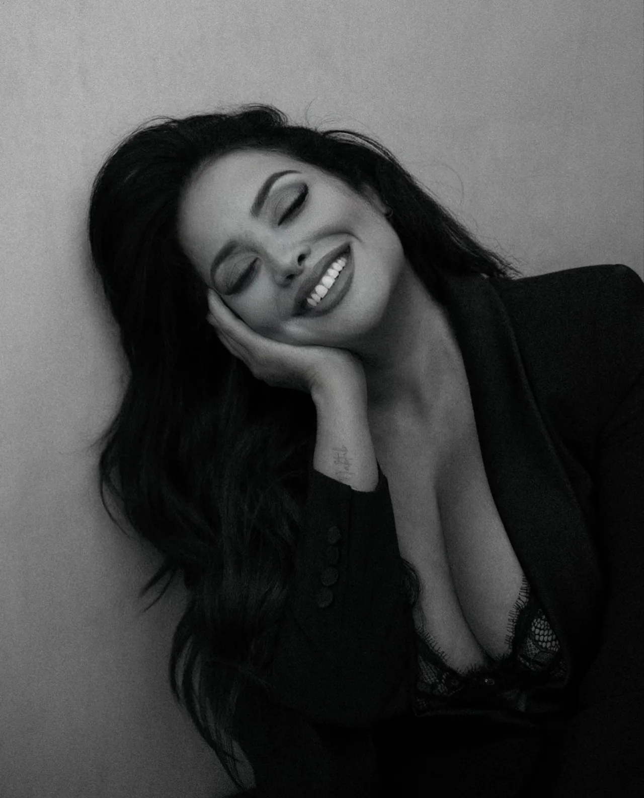 تصویر Mirtha Michelle