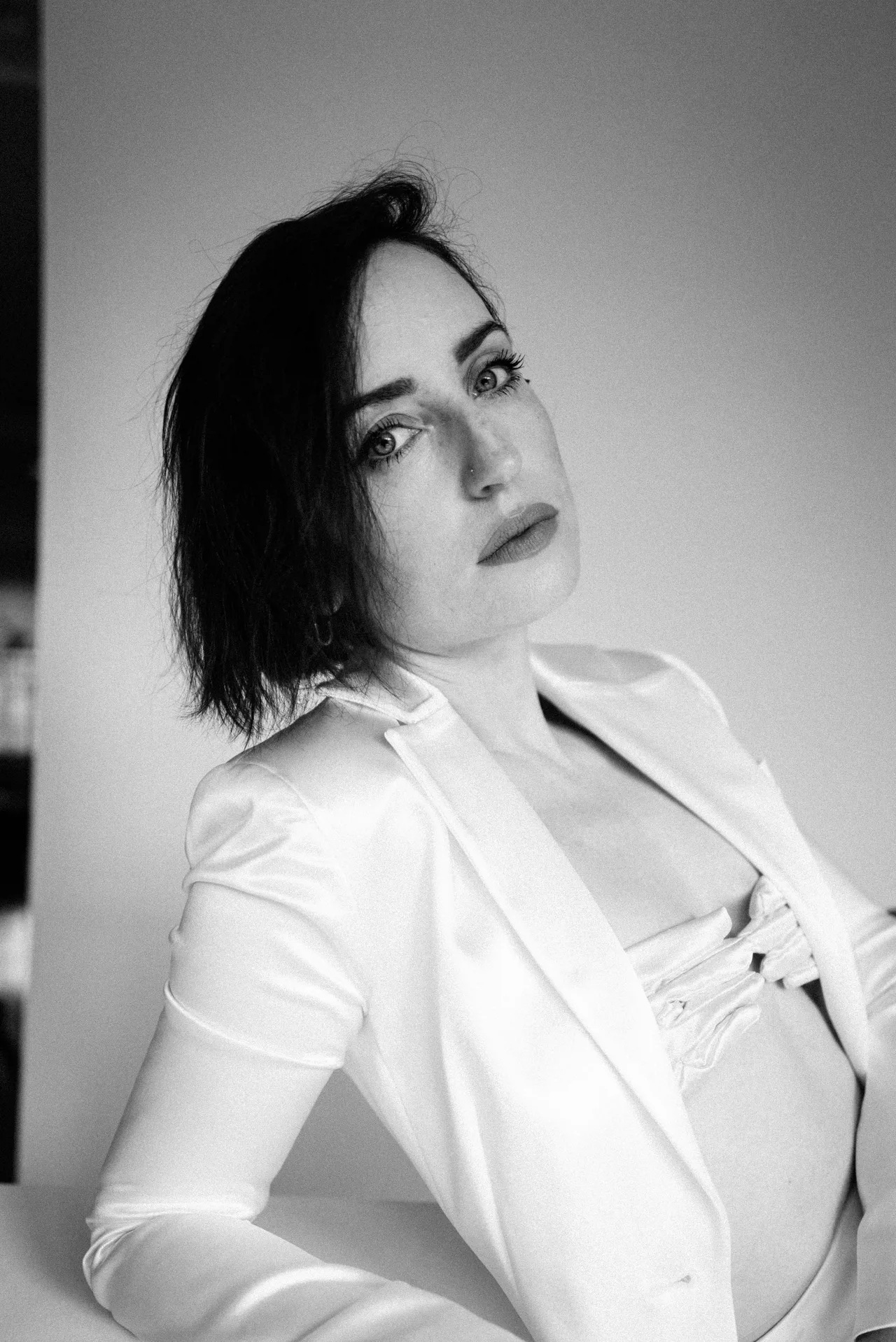 تصویر Zoe Lister-Jones