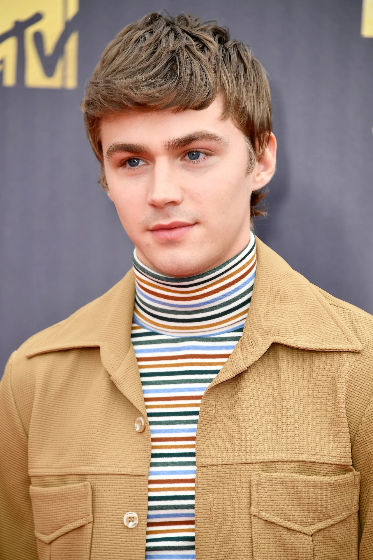تصویر Miles Heizer