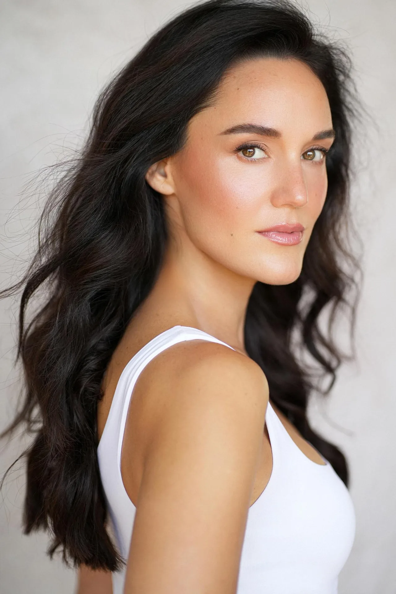 تصویر Hayley Sales