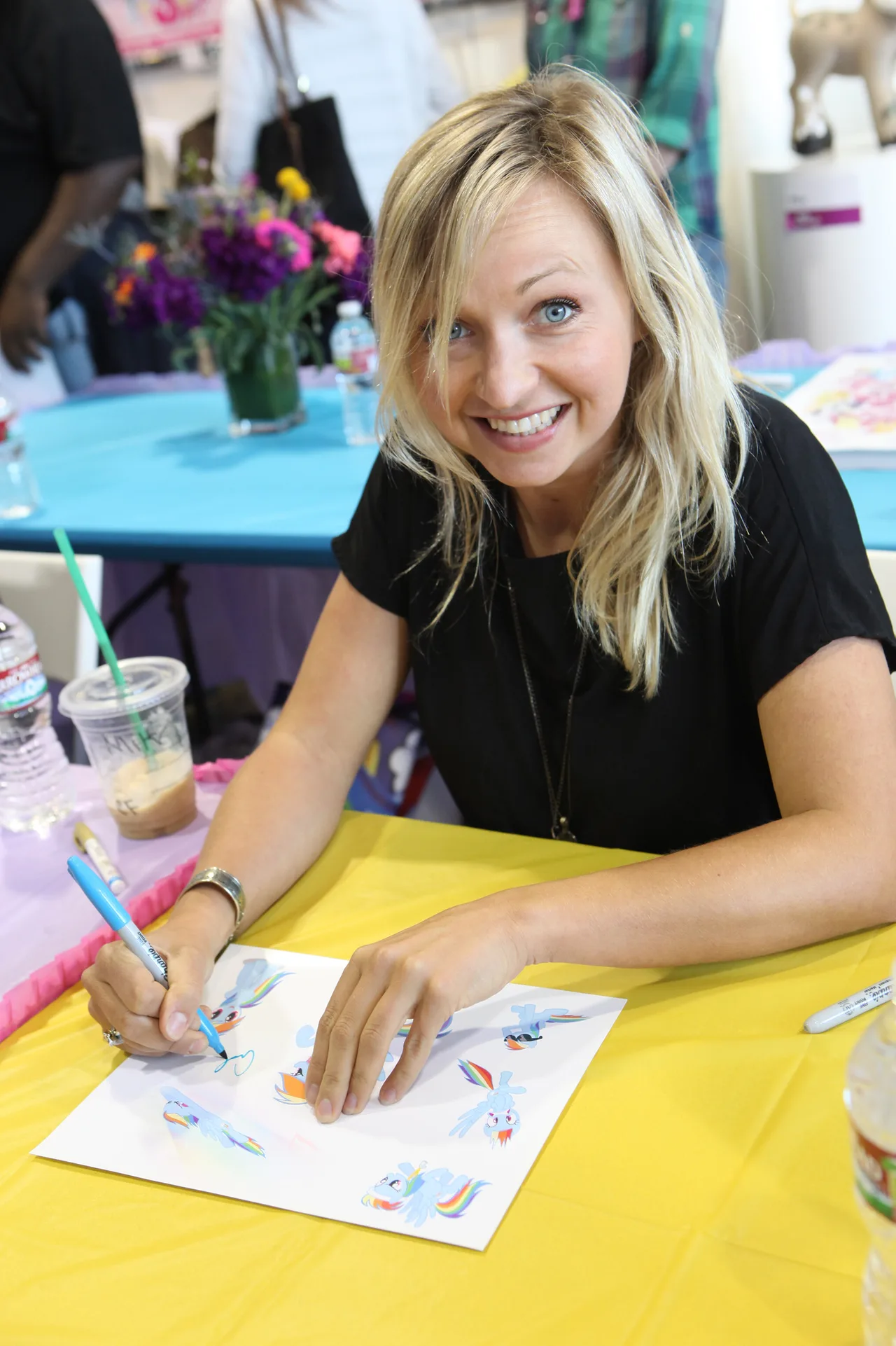 تصویر Ashleigh Ball