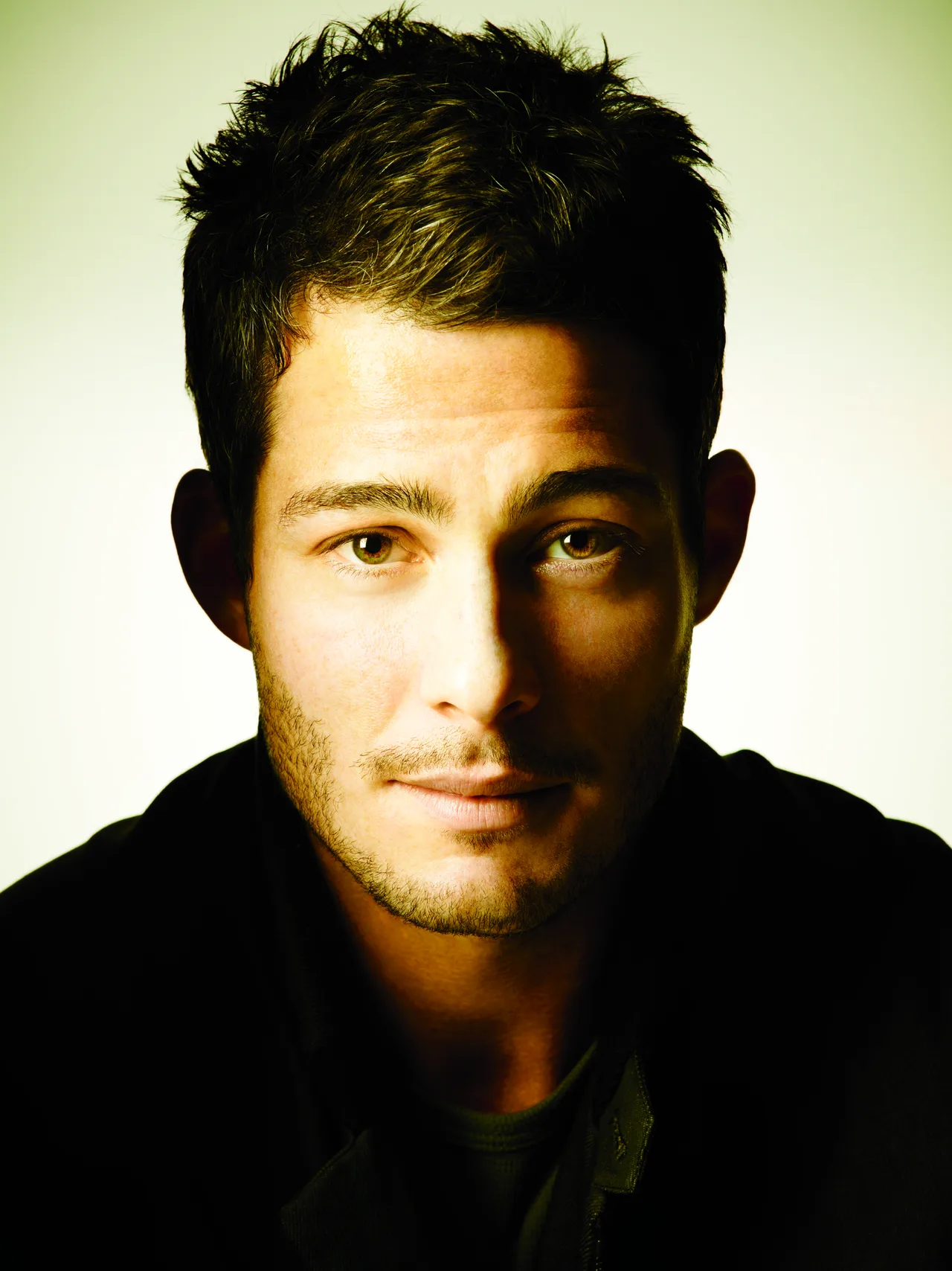 تصویر Brian Hallisay