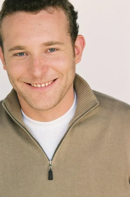 تصویر James Adomian