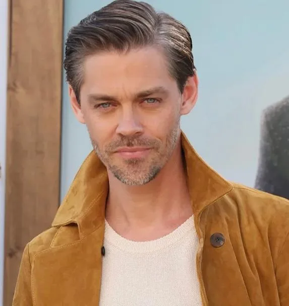 تصویر Tom Payne