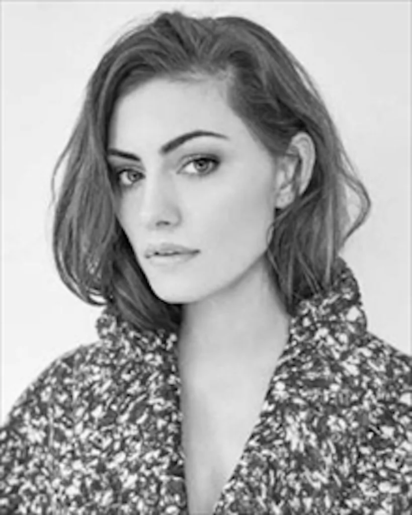 تصویر Phoebe Tonkin