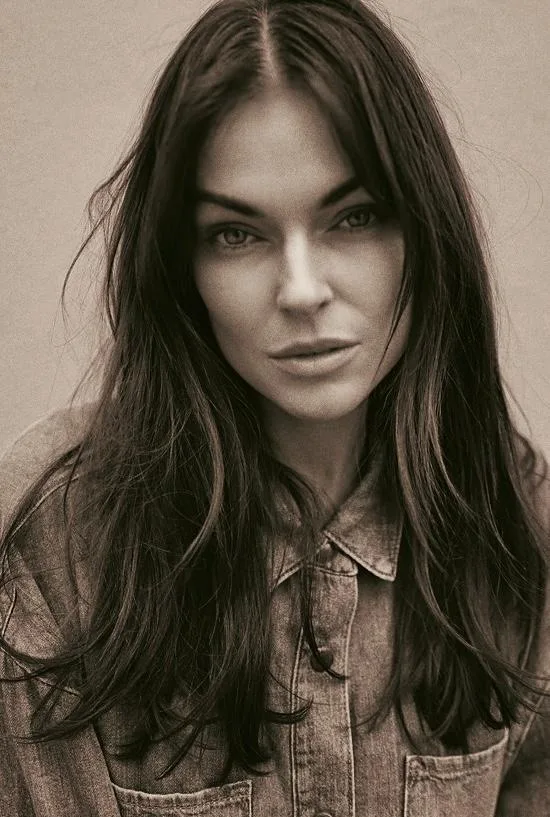 تصویر Serinda Swan