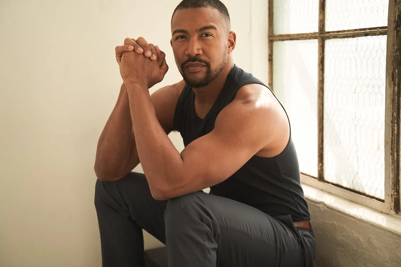 تصویر Charles Michael Davis