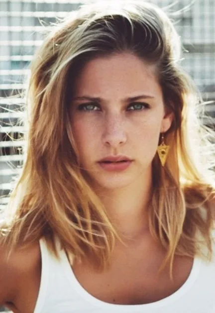 تصویر Chloé Coulloud
