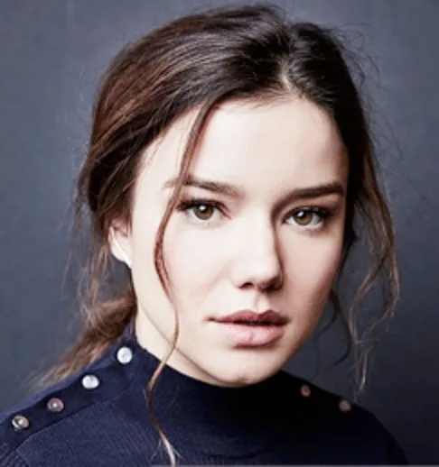 تصویر Hanna Mangan Lawrence