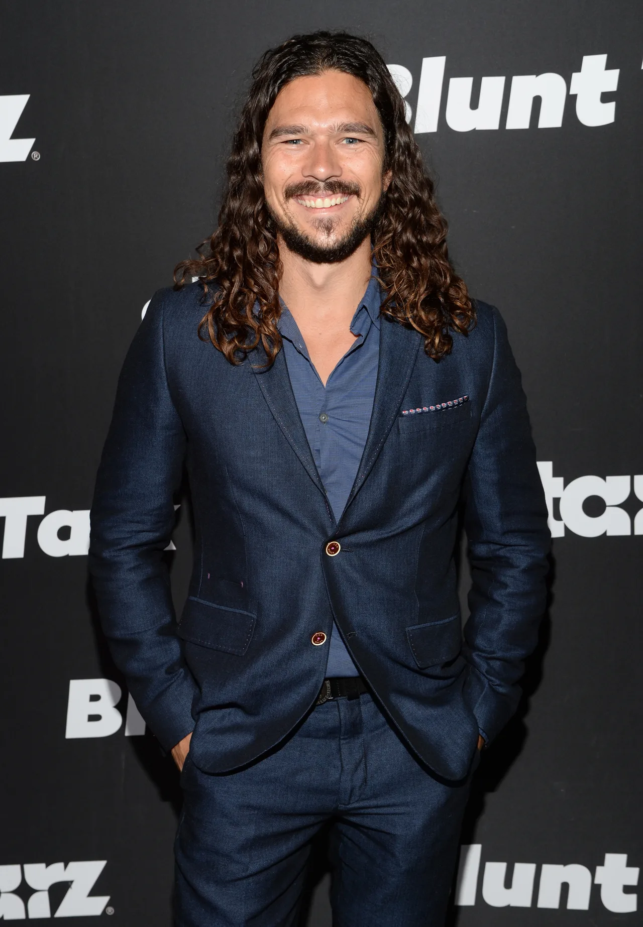 تصویر Luke Arnold