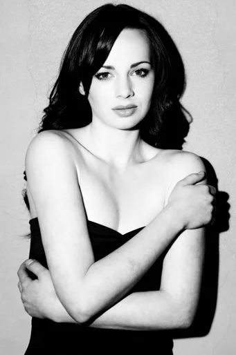 تصویر Ashley Rickards