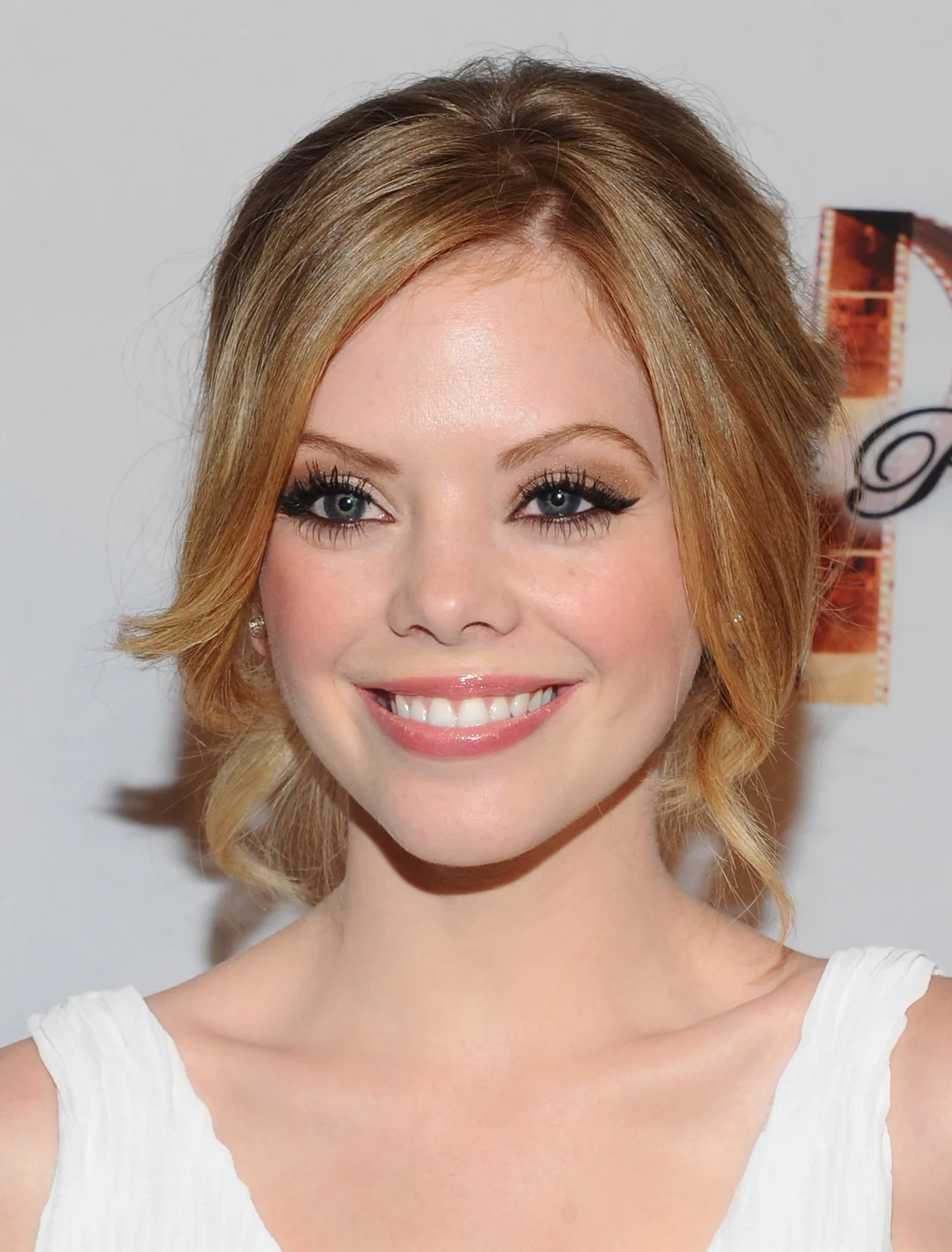 تصویر Dreama Walker
