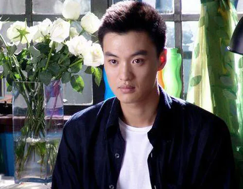 تصویر Yiwei Zhou