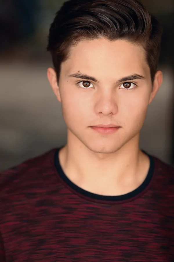تصویر Zach Callison