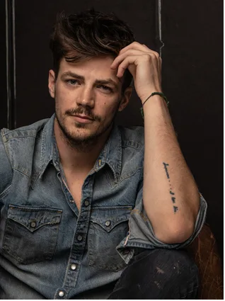 تصویر Grant Gustin