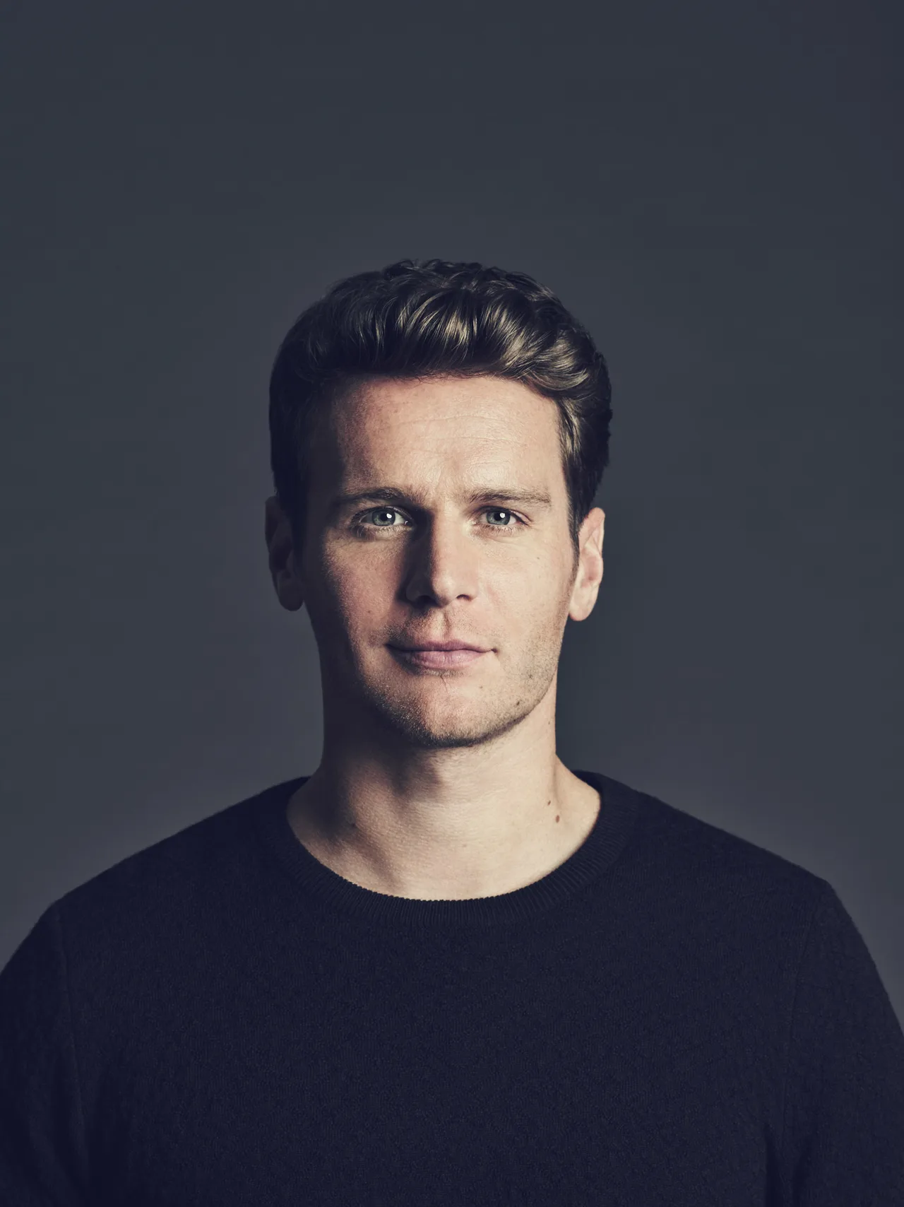 تصویر Jonathan Groff