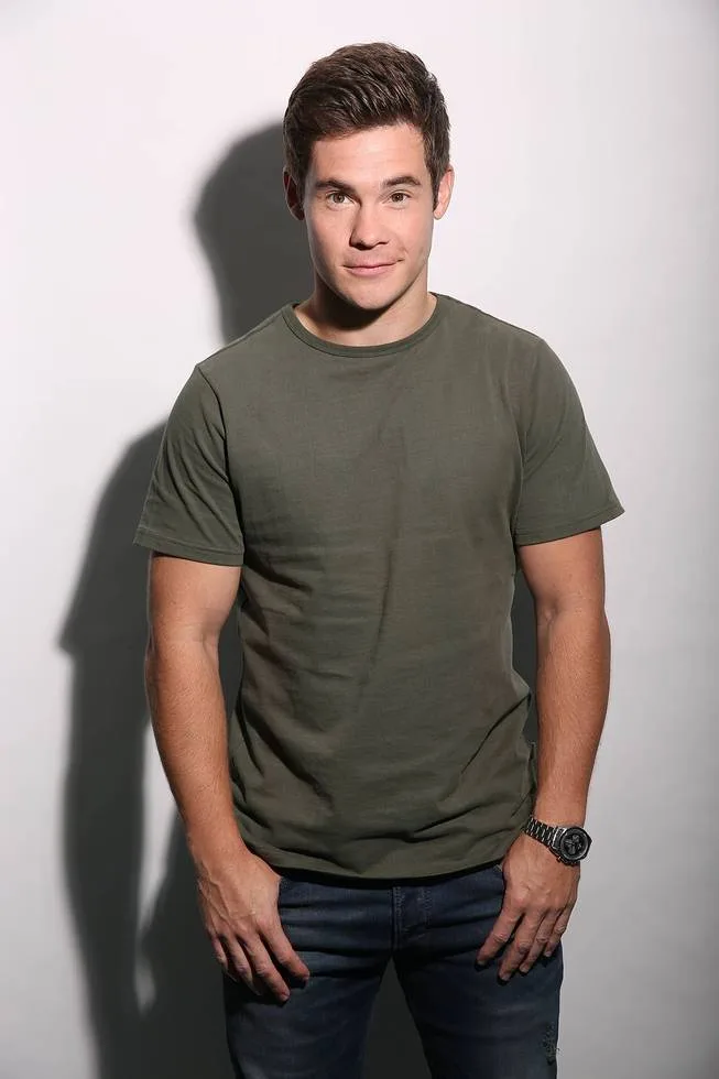 تصویر Adam Devine