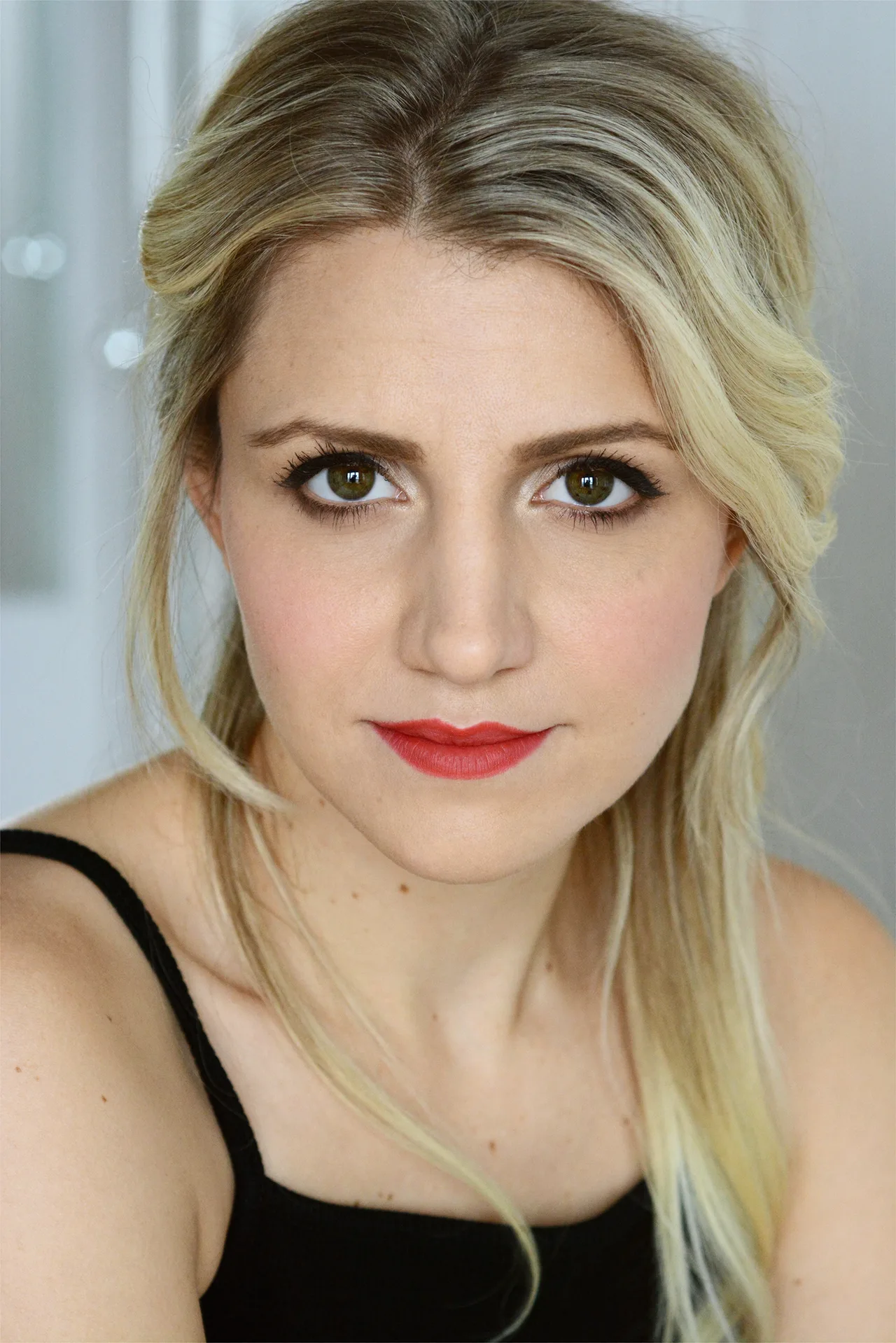 تصویر Annaleigh Ashford