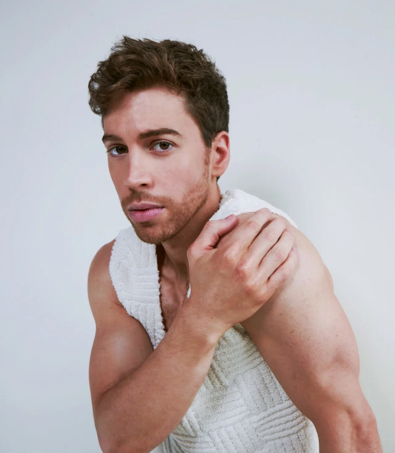 تصویر Jordan Gavaris