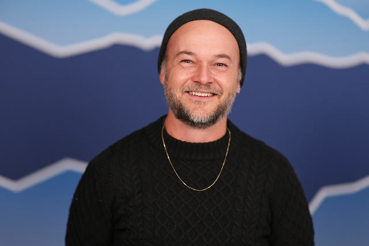 تصویر Daniel Henshall