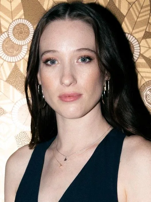 تصویر Sophie Lowe