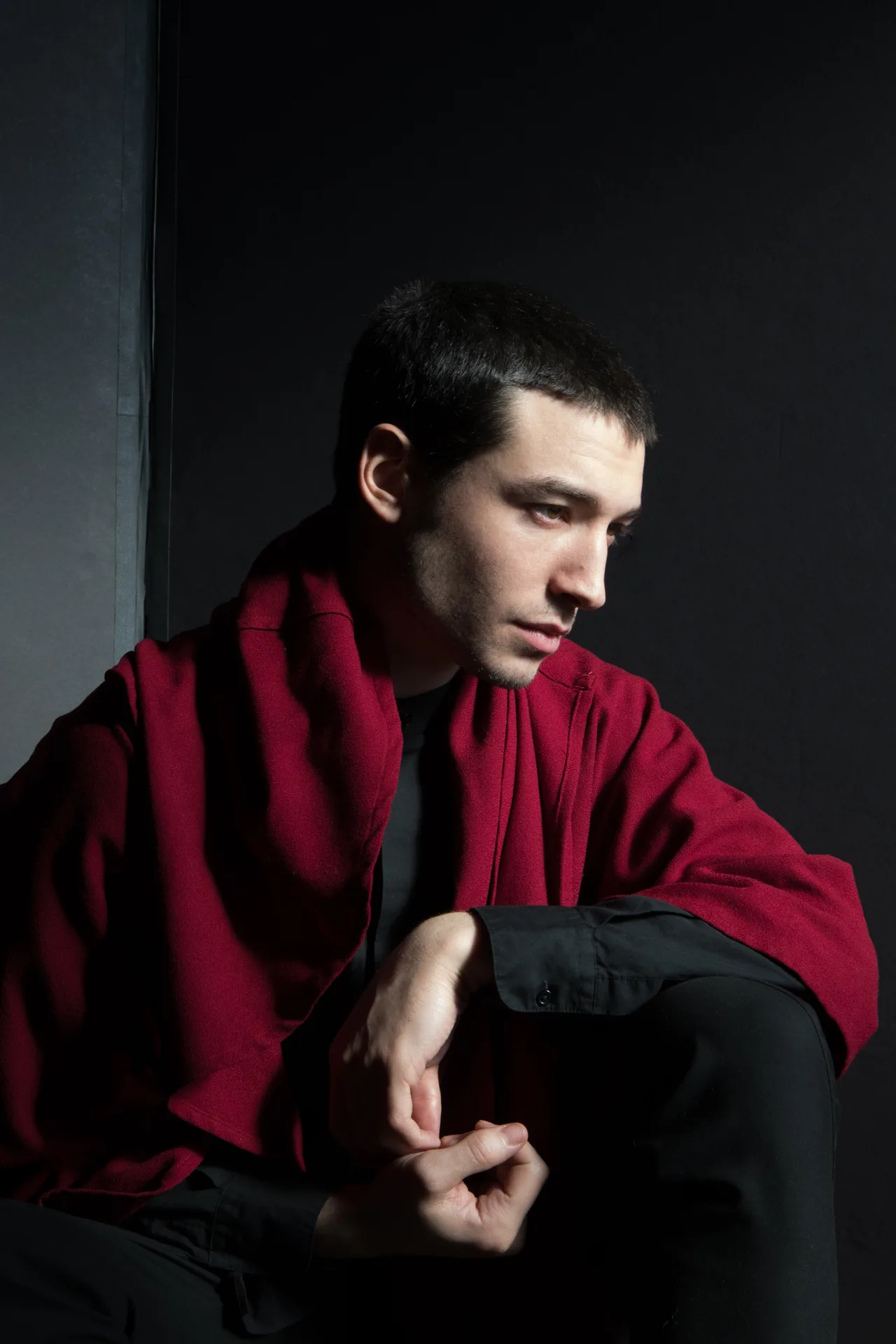 تصویر Ezra Miller