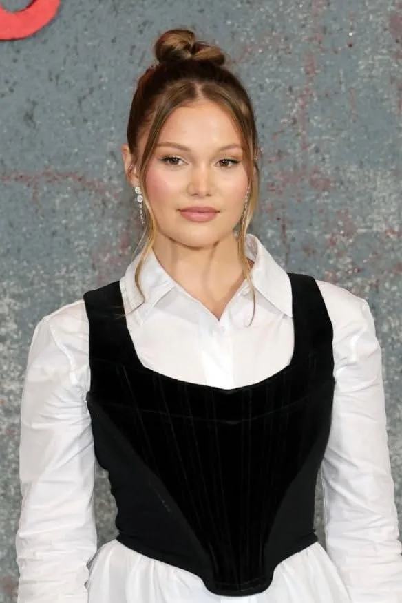 تصویر Olivia Holt
