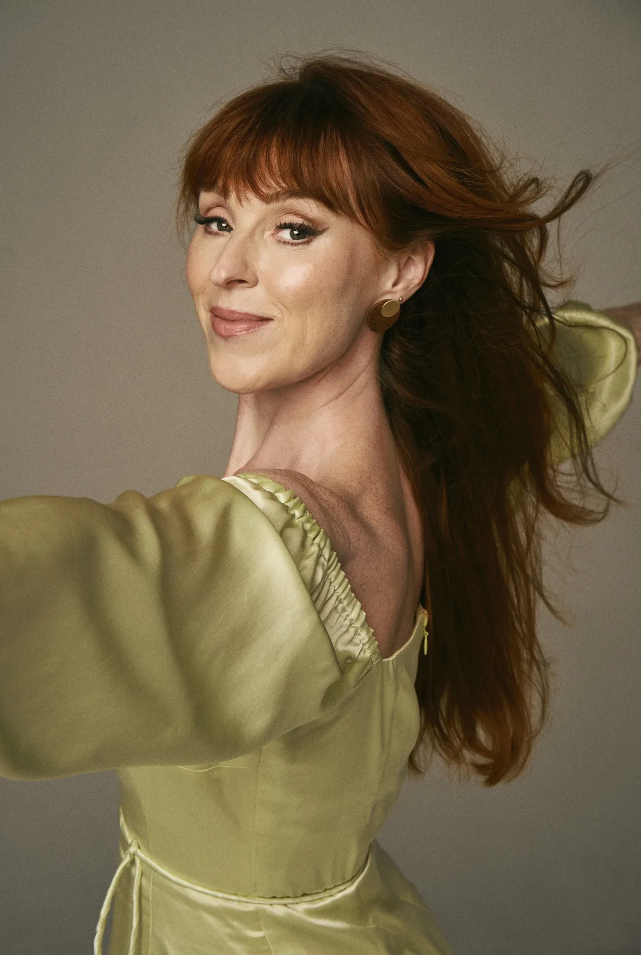 تصویر Ruth Connell