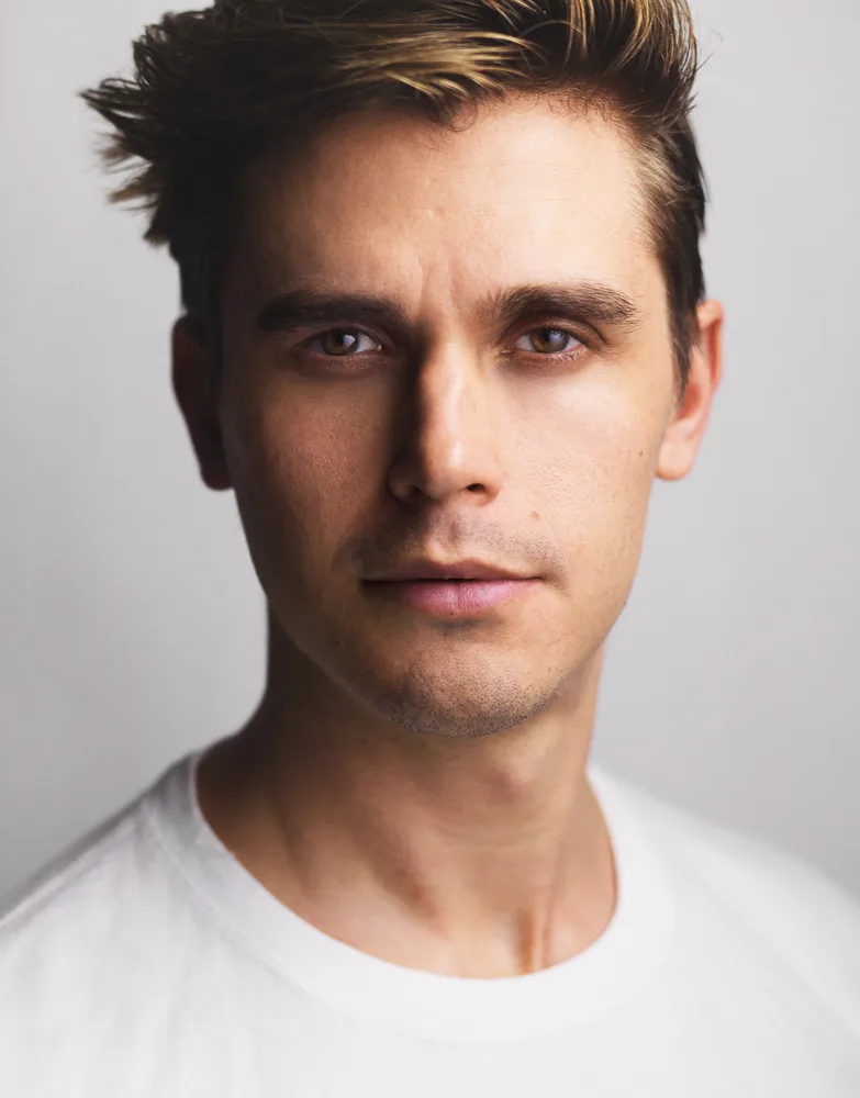 تصویر Antoni Porowski