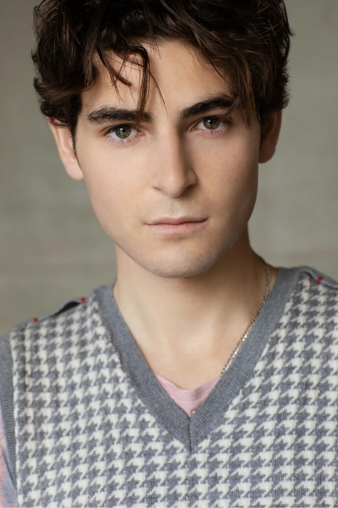 تصویر David Mazouz