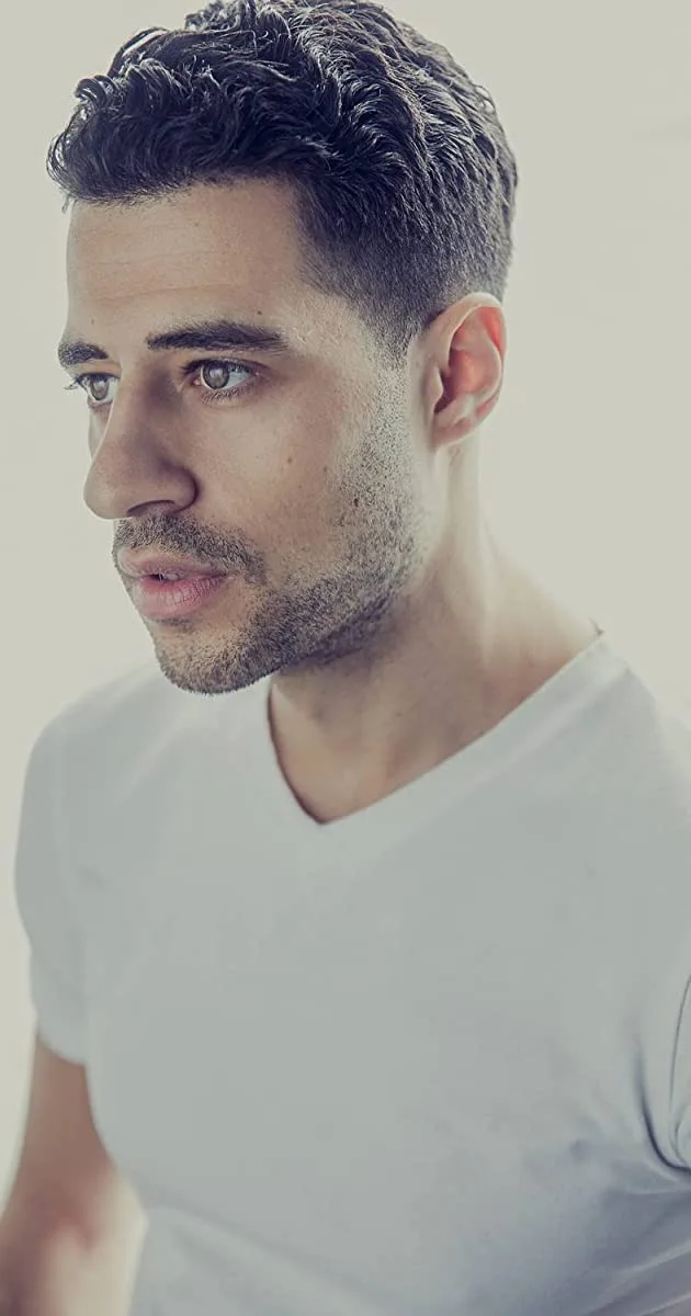 تصویر David Avery