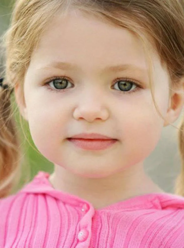 تصویر Claire Geare