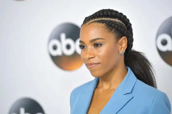 تصویر Kelly McCreary